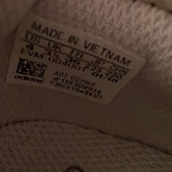 Adidas - Picture 4 of 4